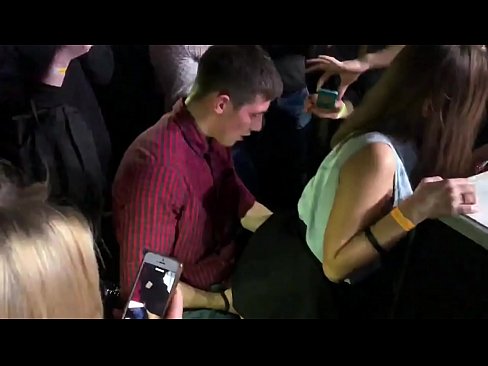 ❤️ Sess reali f'nightclub Russu. Tfajla Russa ta’ 18-il sena fl-anus u l-vaġina fucked f’nightclub ❤❌ Sluts fil-porn mt.fullpornercom.ru ☑